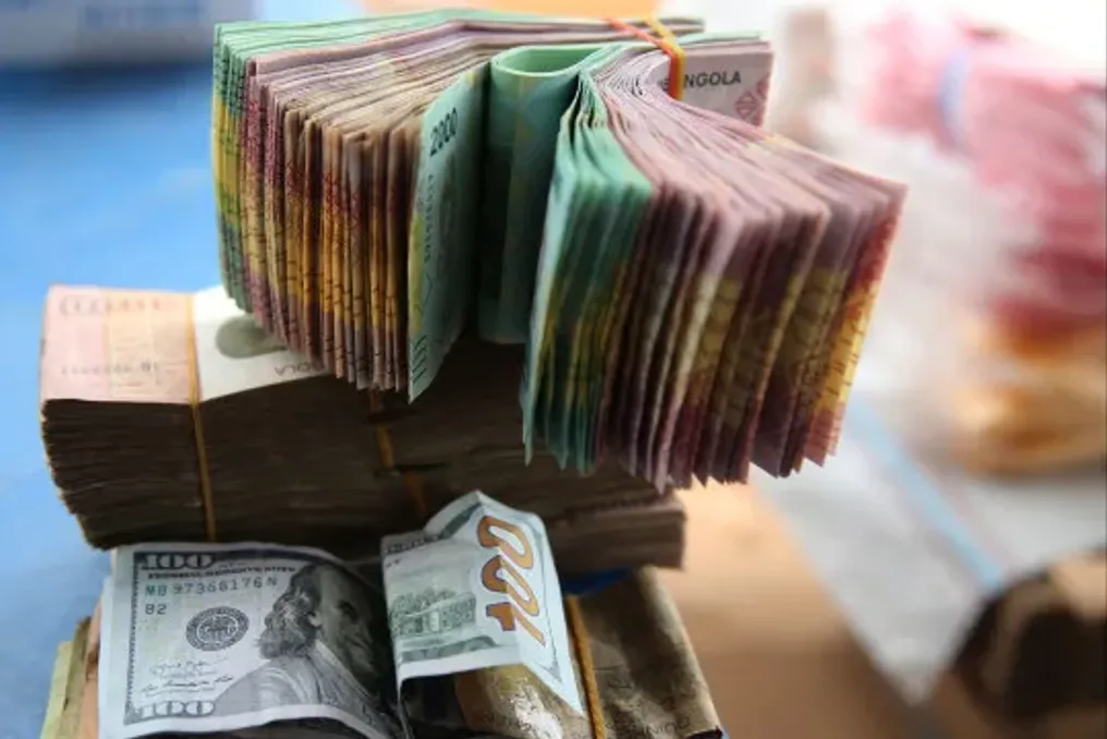 Governo de Angola propõe aumento salarial de 10% para 2027