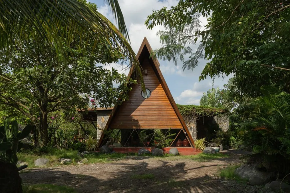 Casa 9 de Hoang GK: Residência de verão projetada como refúgio psicológico para famílias urbanas