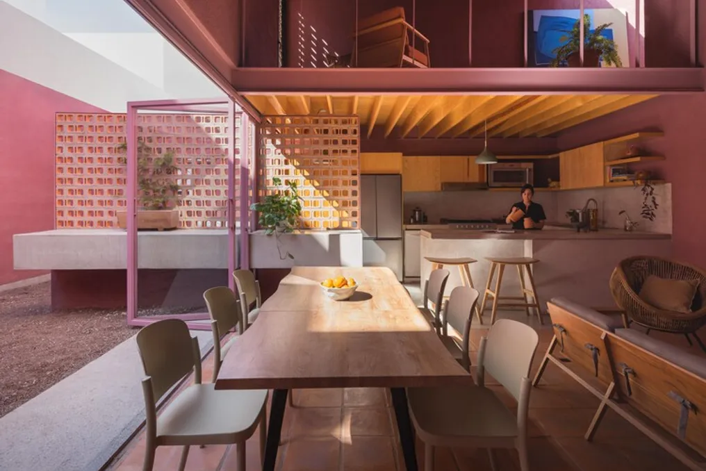 Casa Cardona: Proposta arquitetônica que integra o design residencial ao ambiente desértico mexicano