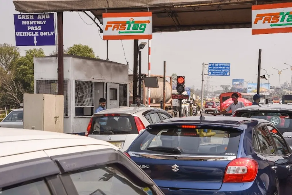 A partir de 1º de novembro, será introduzido um passe anual para estradas pagas: o custo será de 1500 rupias