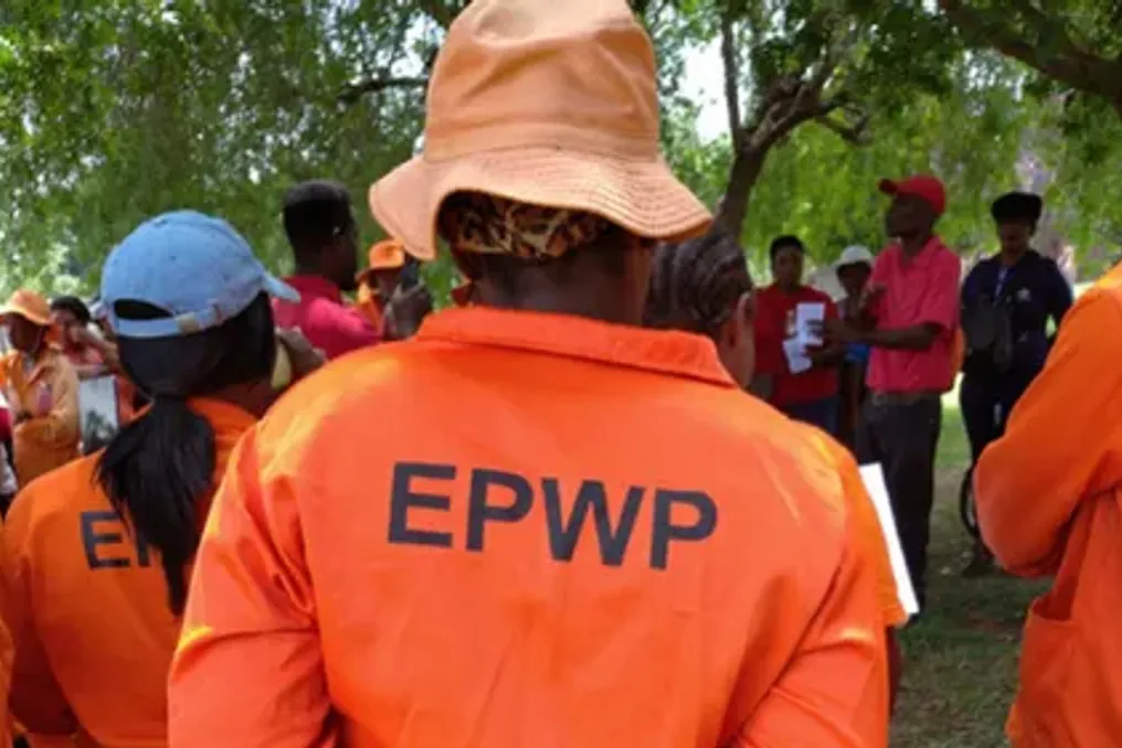 Trabalhadores do programa EPWP em Cidade do Cabo não recebem salários há seis semanas, segundo relatos