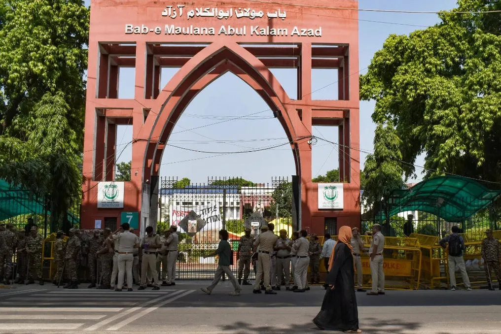 Jamiya universiteti talabalar ittifoqida ovoz berish sanasini belgiladi va norozilik bildirganlarga nisbatan intizomiy jazo qoʻllashni bekor qildi