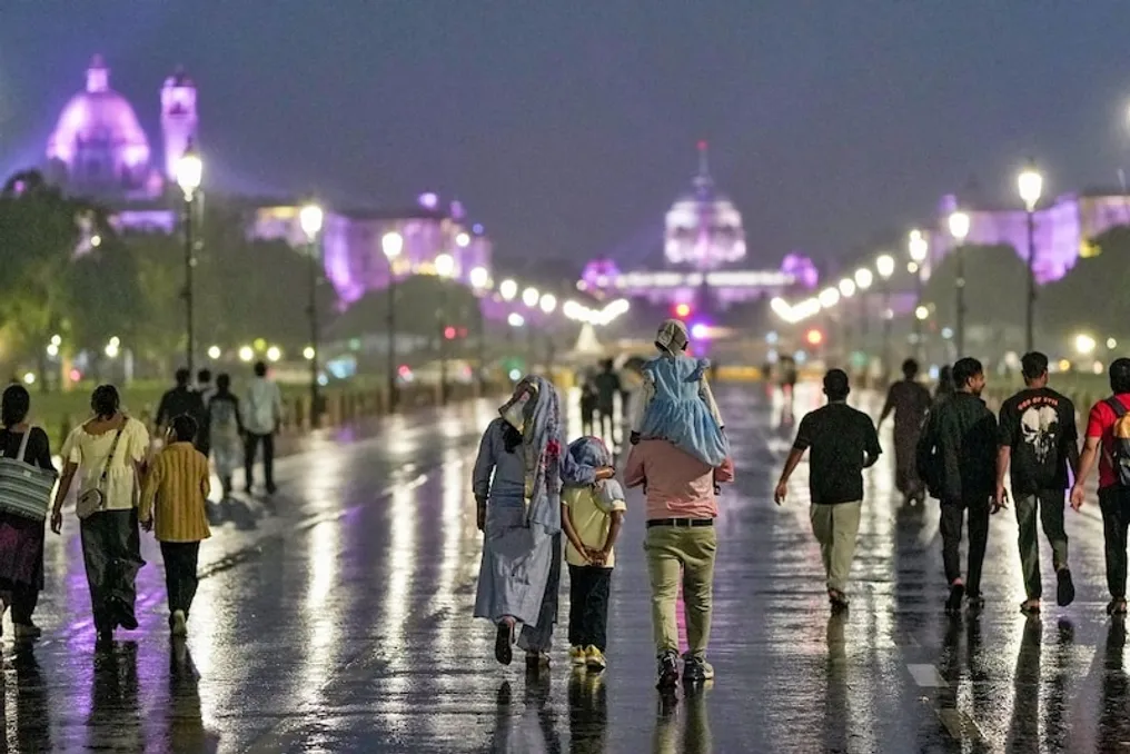 Cyclonic effect caused weather cooling; heavy rain in Delhi-NCR since night
