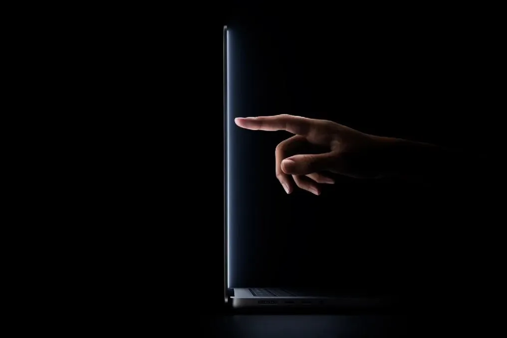 MacBook Pro от Apple получит сенсорный экран