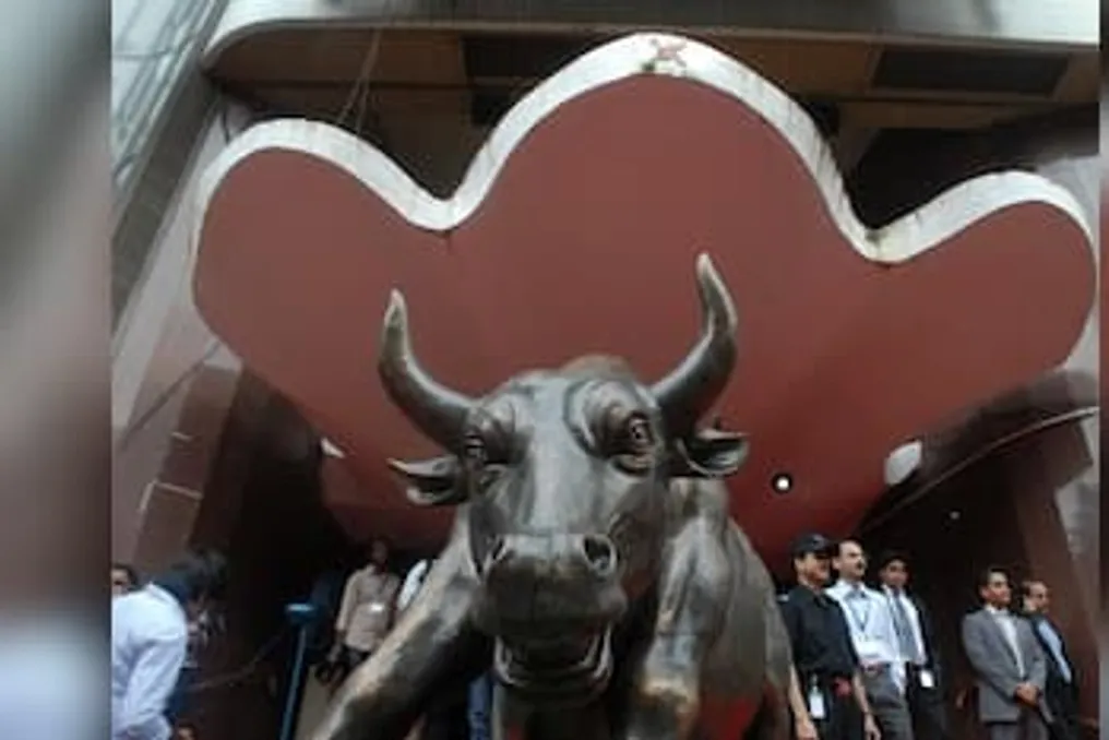 Sensex ikki kun ichida 1500 nuqta oshdi, Nifty 23 000 nuqtadan oshdi
