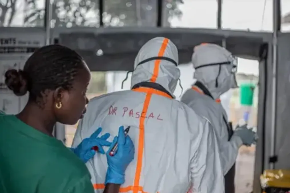 Surto de Ebola no Congo é agravado pela desconfiança da população no sistema de saúde