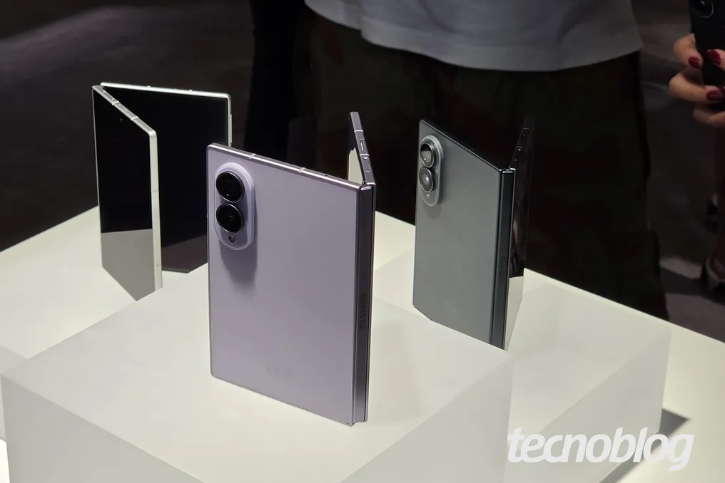 Galaxy Z Fold 8 с новым дизайном доступен со скидкой почти в 2 тысячи реалов