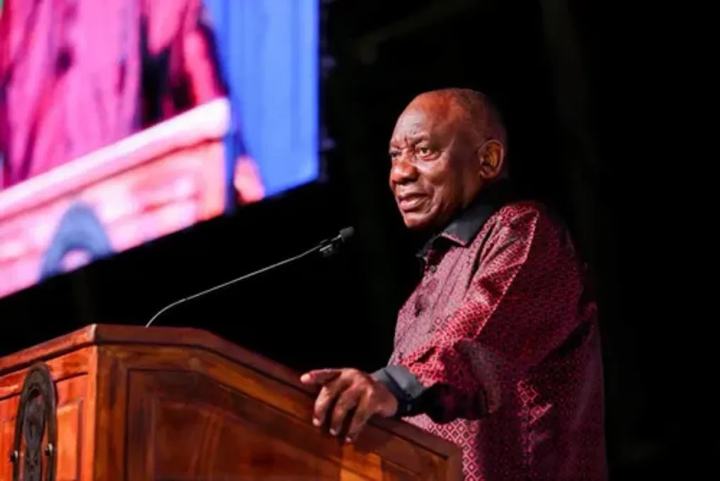 Ramaphosa prometeu reformas empresariais para combater a burocracia e estimular investimentos