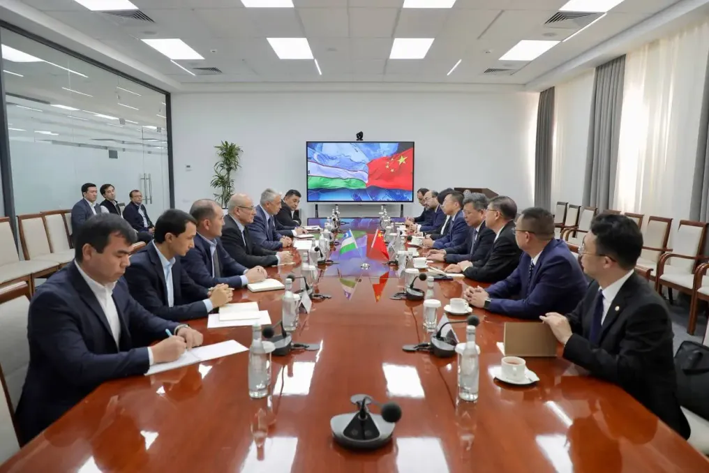 Ministro do Uzbequistão e representantes da CSCEC International discutiram novos projetos de construção